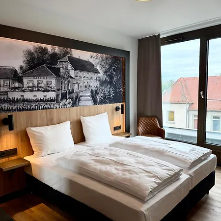 & Wirtshaus Waldschloesschen - Spezialausschank Augustiner - Szálloda 3*